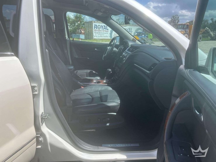 2013-chevrolet-traverse-image-22