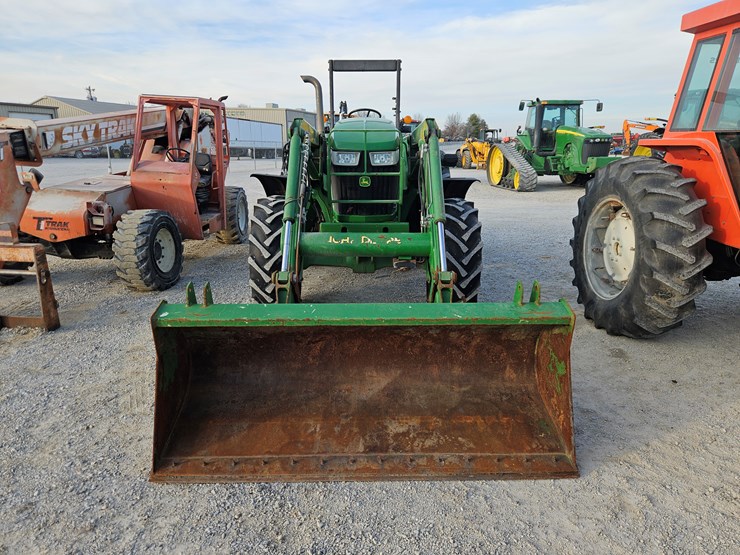 john-deere-6115d-image-2