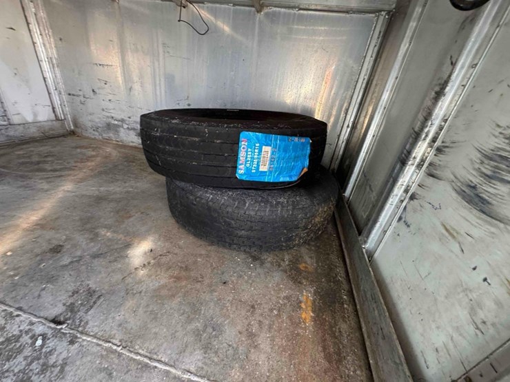 featherlite-1010-image-18