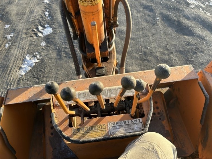 1976-case-580c-image-33