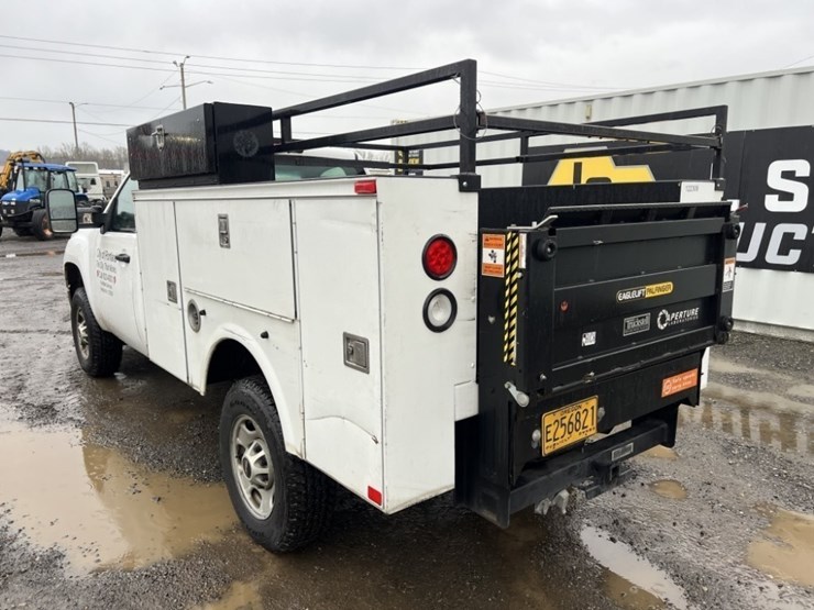 2012-gmc-sierra-utility-truck-image-6