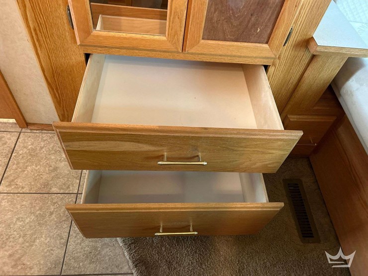 2004-winnebago-adventurer-38g-38ft.-class-a-motorhome-image-66