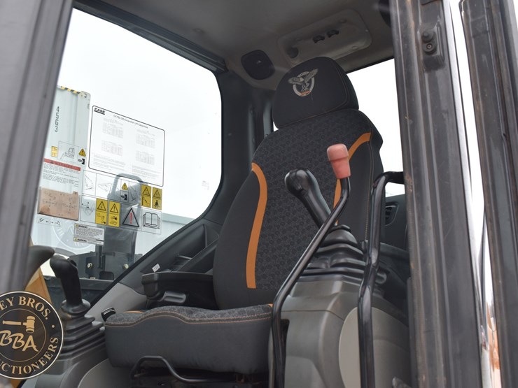 2022-case-cx75csr-image-10