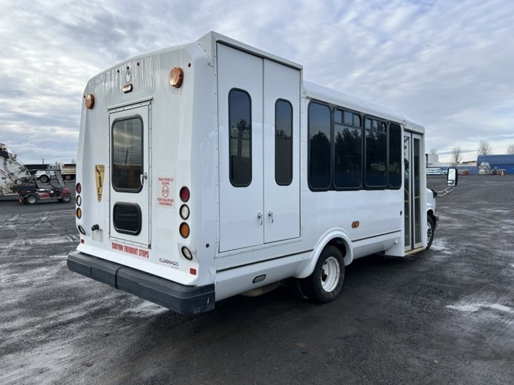 2016-chevrolet-express-paratransit-bus-image-5