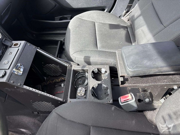 2018-ford-explorer-image-15