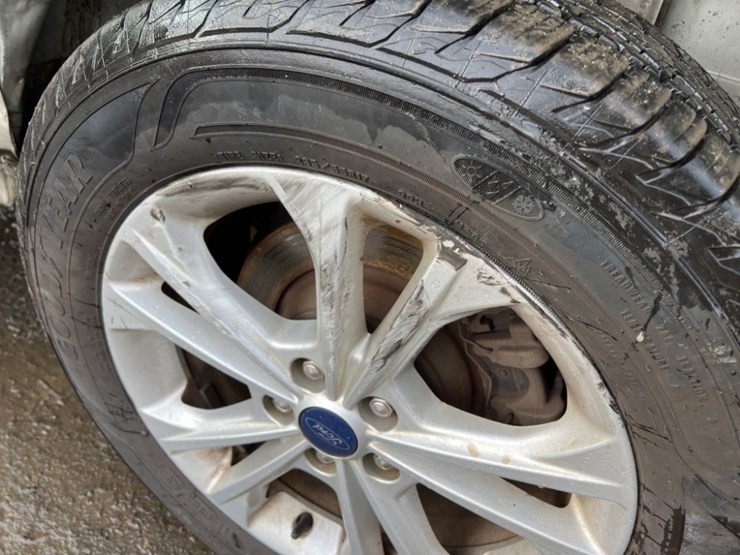 ford-escape-se-image-23