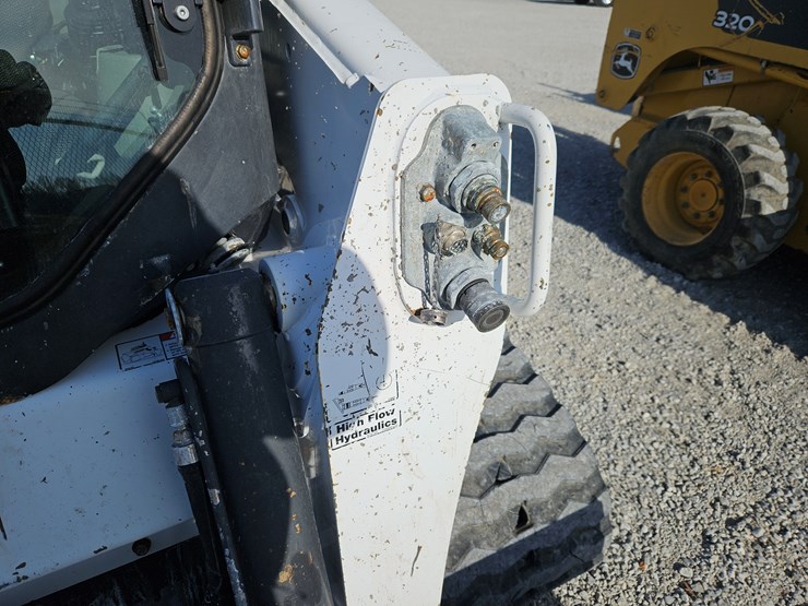 bobcat-t870-image-7