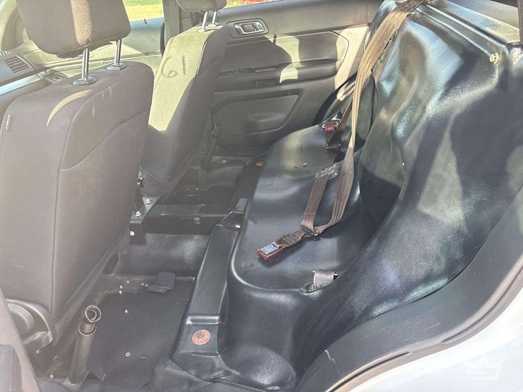 2017-ford-explorer-image-22