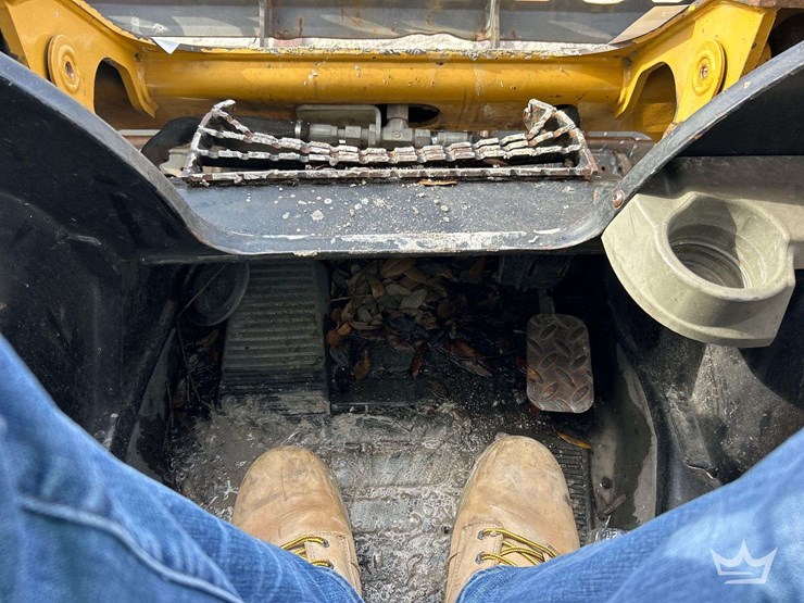 2014-caterpillar-257d-image-9