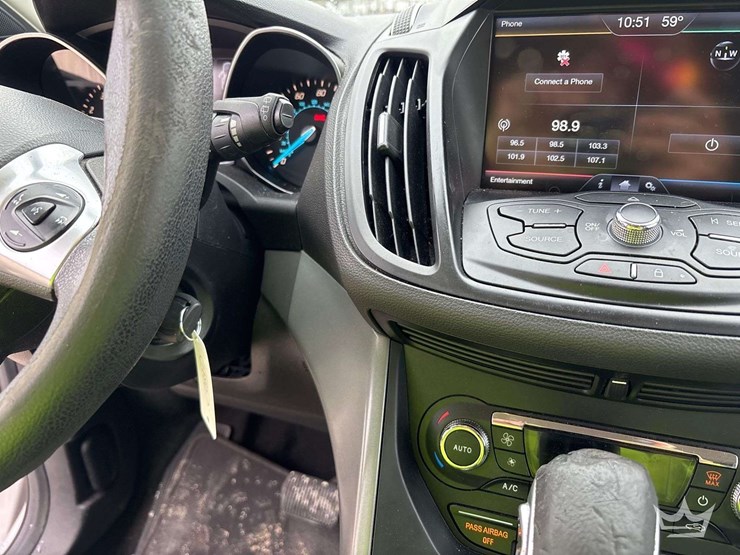 2015-ford-escape-image-13