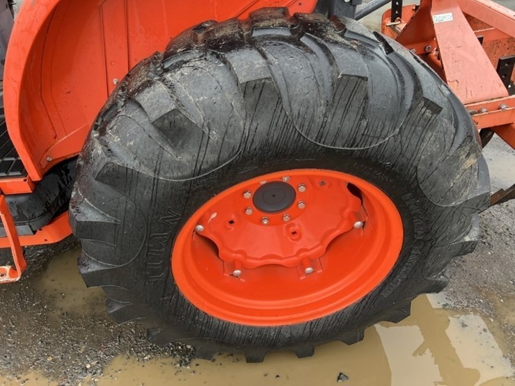 2014-kubota-l5460hst-4wd-compact-utility-tractor-image-23