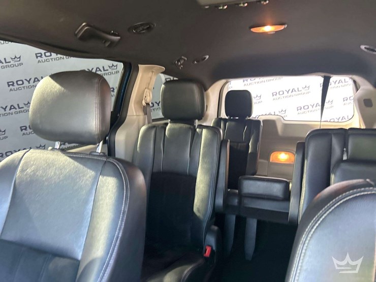 2017-dodge-grand-caravan-image-21