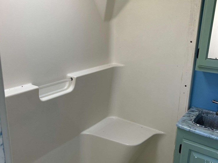 2013-keystone-laredo-la329re13-37ft.-t/a-fifth-wheel-travel-trailer-image-30