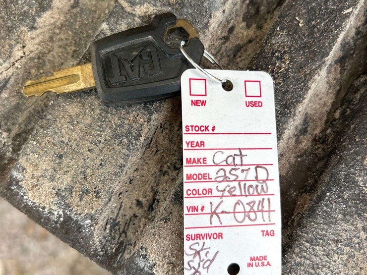 2014-caterpillar-257d-image-38