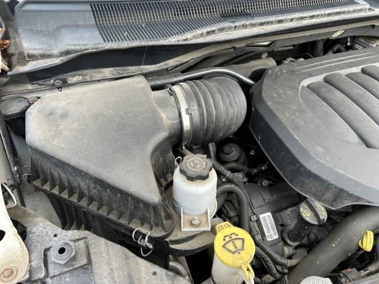 2011-dodge-grand-caravan-image-35