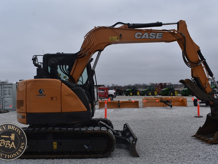 2022-case-cx75csr-image-7