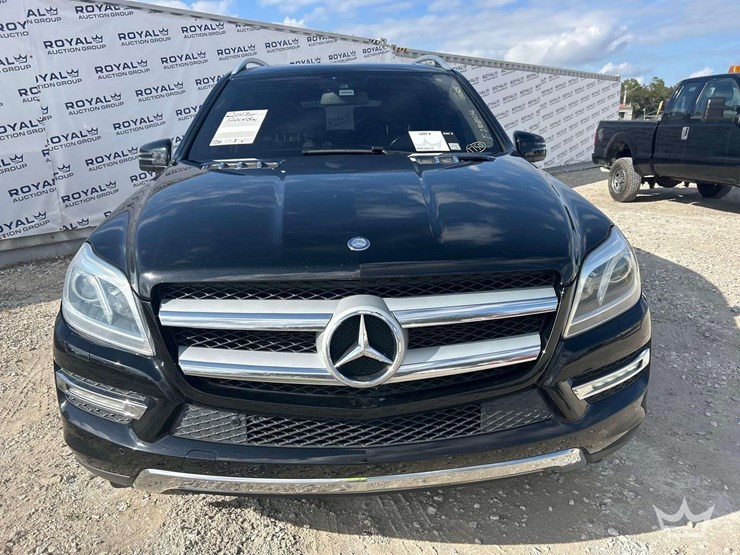 2013-mercedes-benz-gl450-image-26