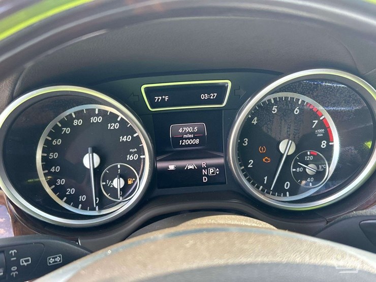 2013-mercedes-benz-gl450-image-15