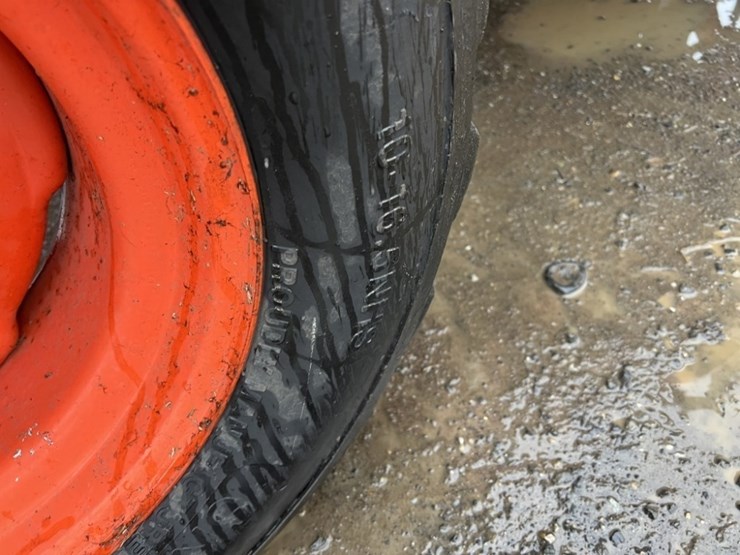 2014-kubota-l5460hst-4wd-compact-utility-tractor-image-22