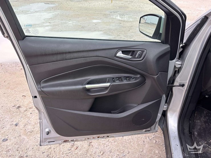 2015-ford-escape-image-10