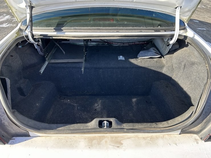 2009-ford-crown-victoria-sedan-image-27