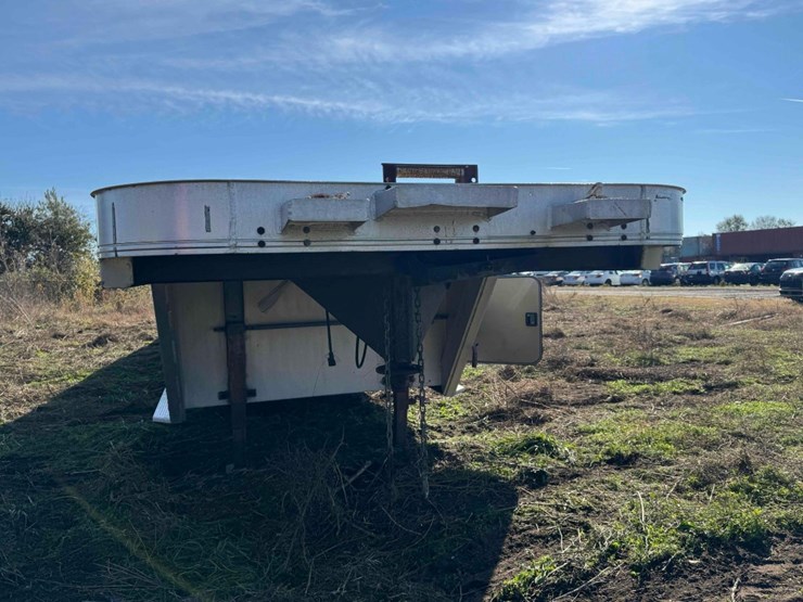 featherlite-1010-image-12