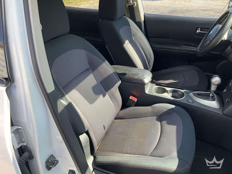 2011-nissan-rogue-image-22