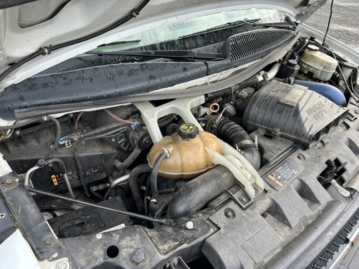 2016-chevrolet-express-paratransit-bus-image-36