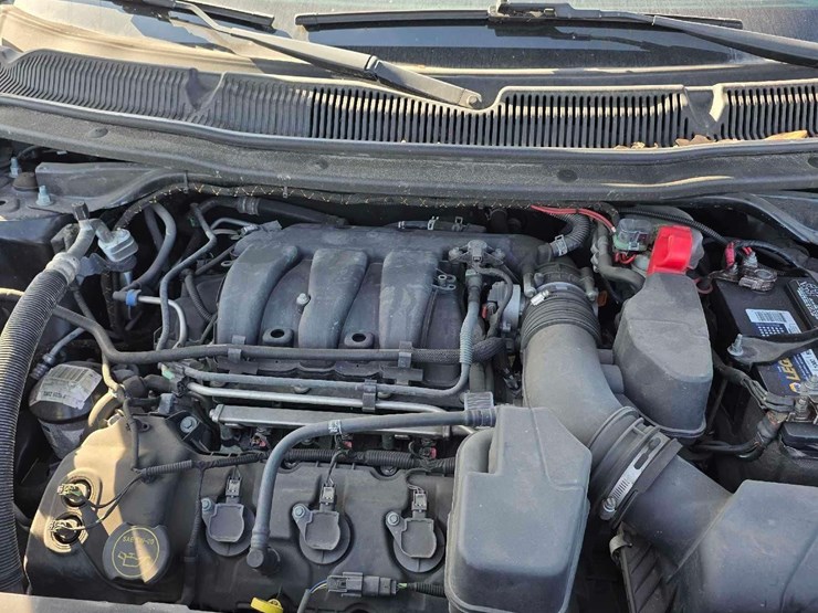 2017-ford-explorer-image-28