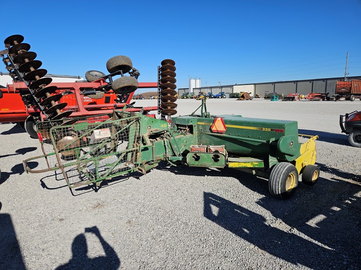 john-deere-338-image-5