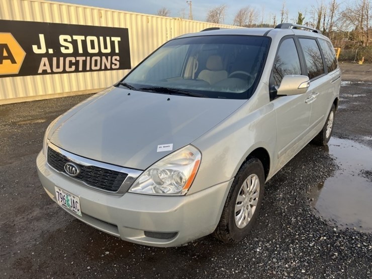 2012-kia-sedona-image-1