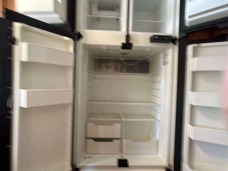 2004-winnebago-adventurer-38g-38ft.-class-a-motorhome-image-41