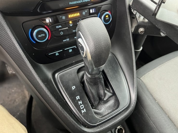 2019-ford-transit-connect-image-29