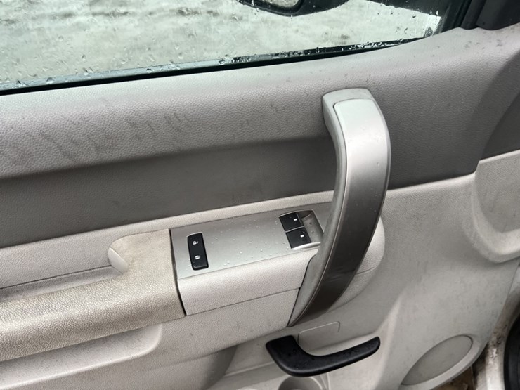 2012-gmc-sierra-utility-truck-image-22