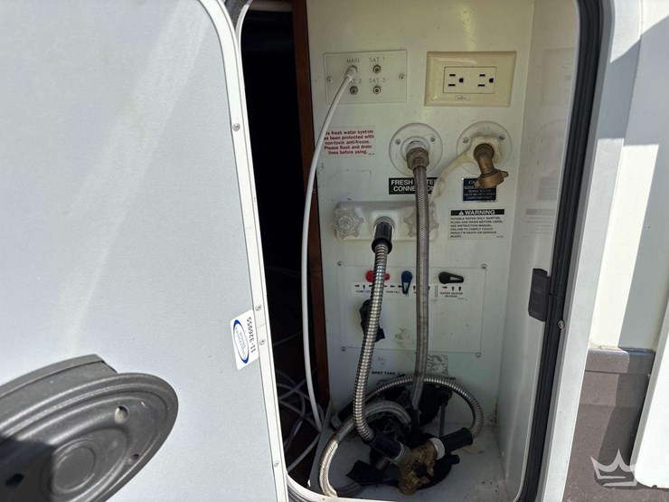 2011-open-range-424rls-42ft.-5th-wheel-t/a-travel-trailer-image-30