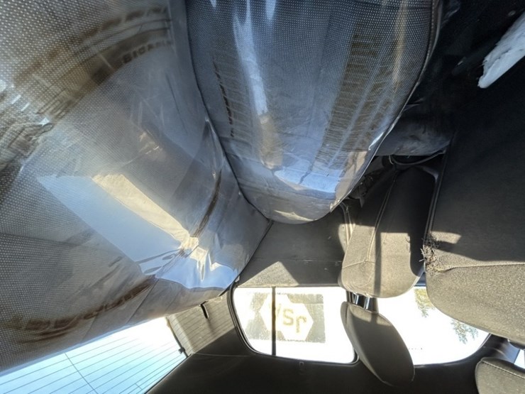 2011-ford-crown-victoria-sedan-image-20