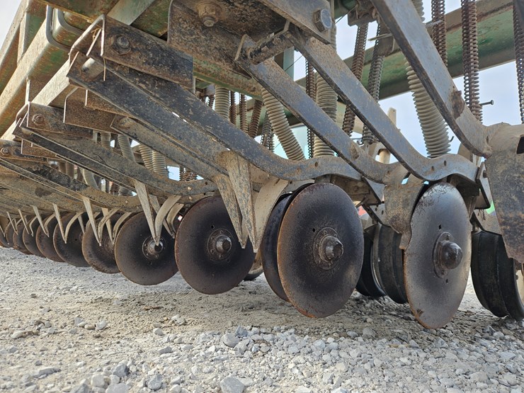 #205190-•-great-plains-drill-image-9