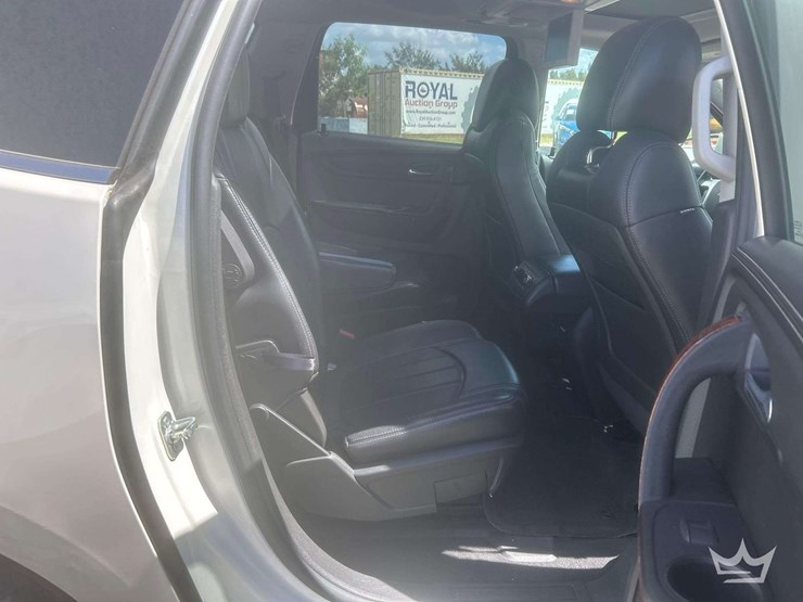 2013-chevrolet-traverse-image-31