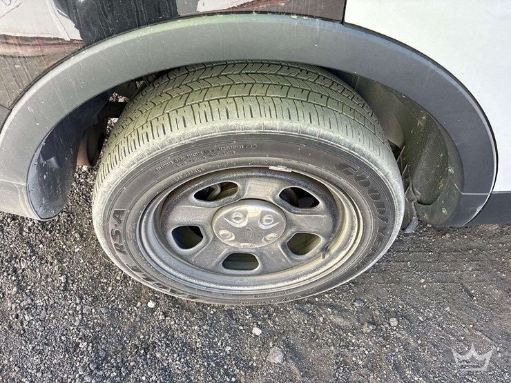 2016-ford-explorer-image-19