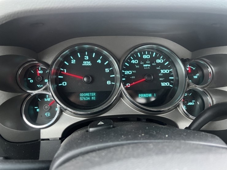 2012-gmc-sierra-utility-truck-image-25