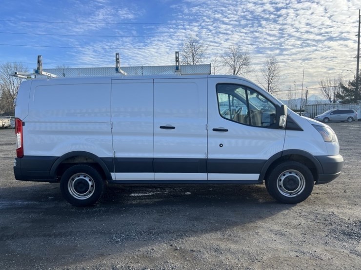 2016-ford-transit-image-3
