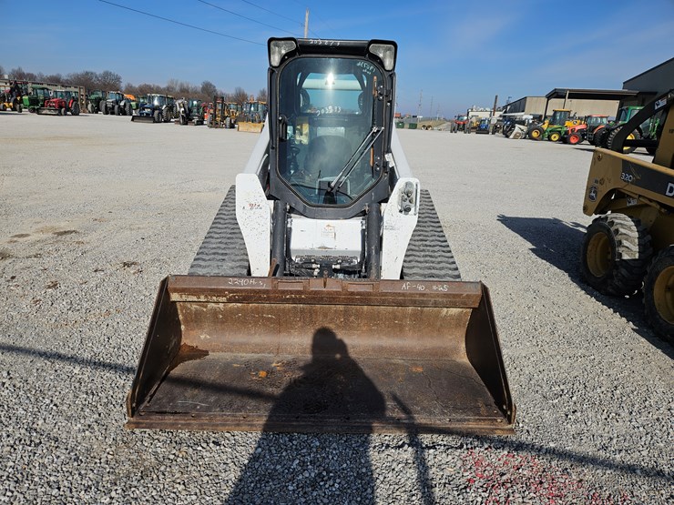bobcat-t870-image-2