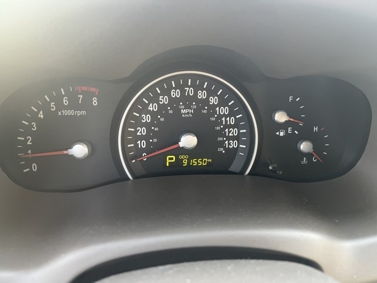 2012-kia-sedona-image-24