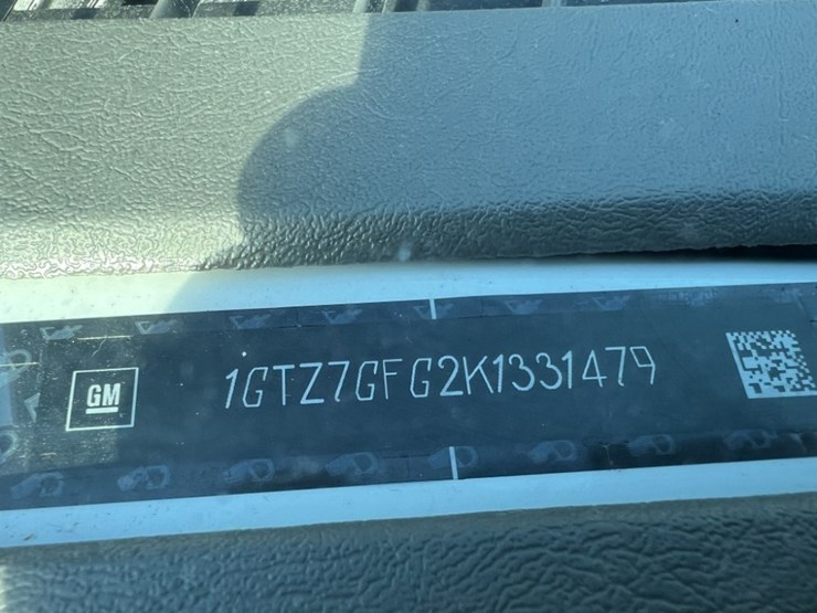 2019-gmc-savana-cargo-van-image-9