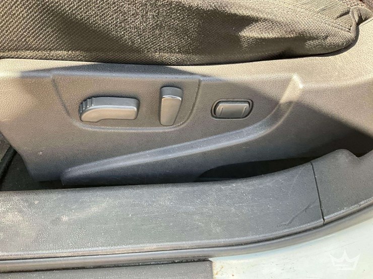 2011-nissan-rogue-image-13