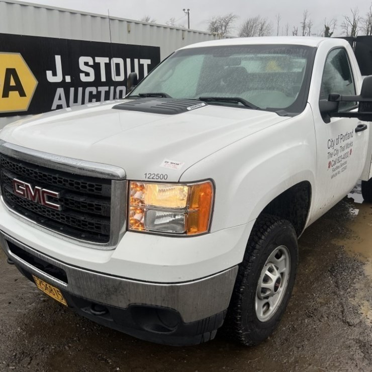 2012 GMC Sierra Utility Truck
