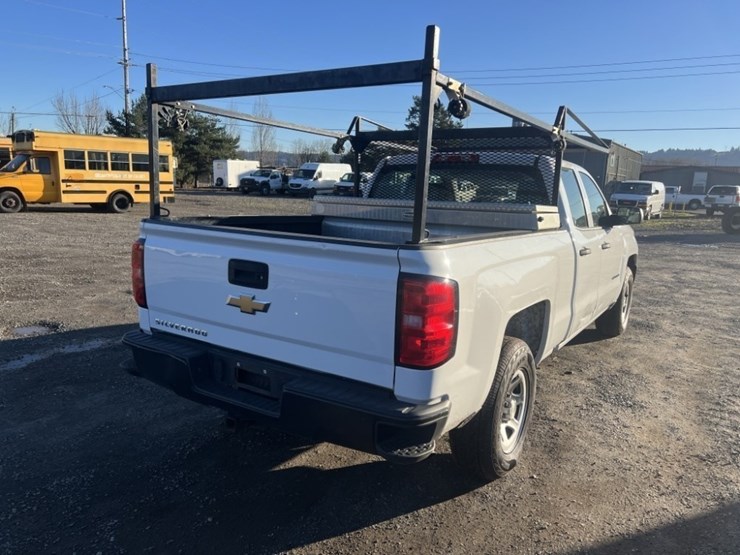 2017-chevrolet-silverado-crew-cab-pickup-image-4