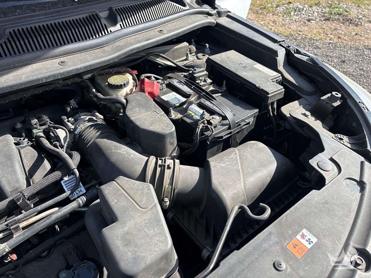 2016-ford-explorer-image-9