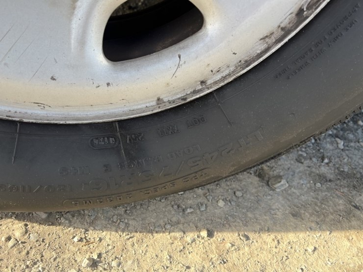 2019-gmc-savana-cargo-van-image-16