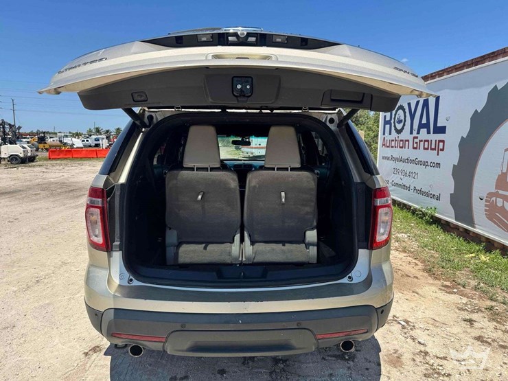 2011-ford-explorer-limited-image-22